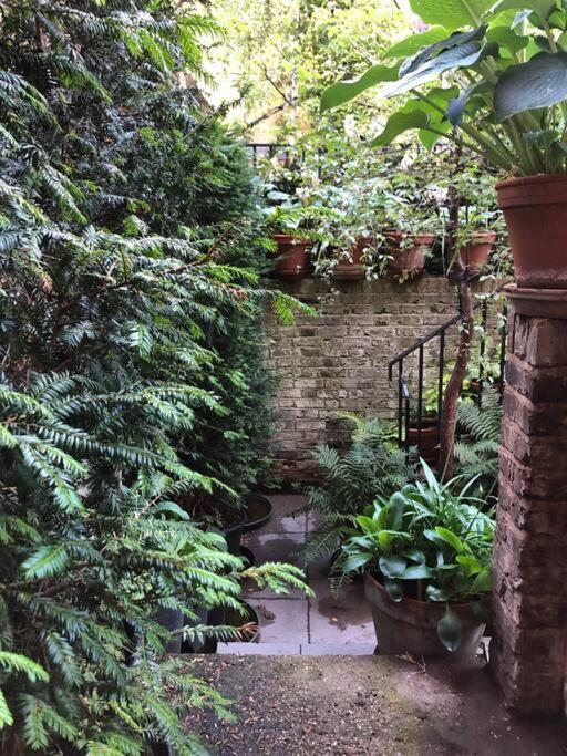 Вілла Kings Cross, Self-Contained House & Private Garden Лондон Екстер'єр фото